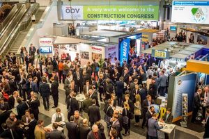  The exhibition area in front of the Construction Congress venue provided space for around 100 booths. Congress participants took avail of the time between sessions for exchanging views and networking | 