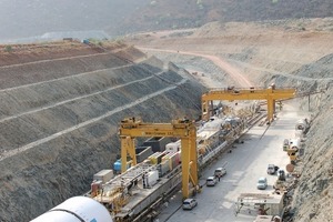  The 10.0 m Double Shield TBM was launched at India’s Veligonda Water Tunnel in June 2009 