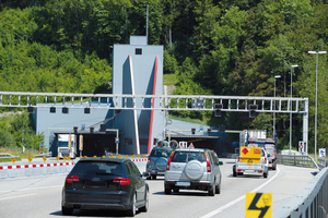  <div class="bildtext_en">On average no less than 55 000 vehicles use the Belchen Tunnel on a daily basis</div> 