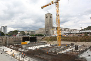  The central part of the underground station in its entire extent. The metre thick foundation is strengthened with steel reinforcement 