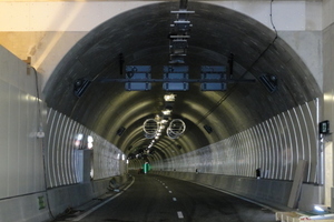  Tunnel section with tunnel and traffic installations 