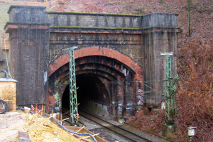  <div class="bildtext">Das Münsteraner Tunnelbau-Kolloquium beleuchtet unter anderem spezifische Fragestellungen, die sich bei der Instandsetzung von Tunneln ergeben</div> 
