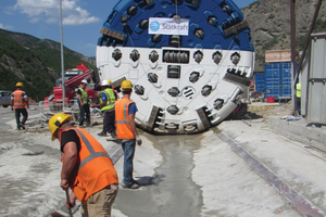  1	Die Crossover XRE TBM mit 6,2 m Durchmesser ist die erste Maschine dieser Art, die in Europa eingesetzt wird 