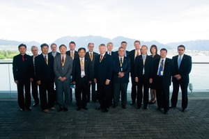  7  ITA Executive Council composed of various experts and the new executive director (from left): S. Suwansawat, S. Calinescu, C. N. Ow, F. Amberg, B. Yun, I. Hrdina, I.-M. Lee, P. Saarka. M. Knights, P. Kocsonya, C. Bérenguier, D. Peila, M. Thewes, S. Eskesen, A. Elioff. O. Vion, R. P. Lovat (F. Vuilleumier is missing) 