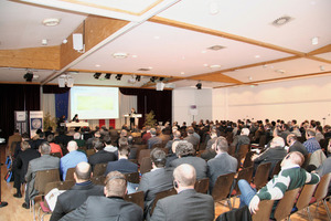  Blick in den Messesaal beim BrennerCongress 2012 in Innsbruck während des Symposiums  