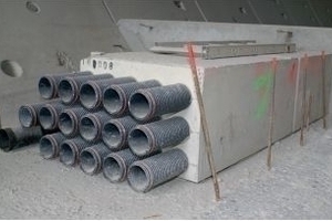  1&nbsp; The cable protection pipes were laid in the Katzenberg Tunnel as ready-made parts 