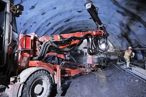  Bauarbeiten am Zufahrtstunnel 