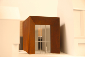  Model of the entrance building in the form of a large door, which opens up to the town centre 