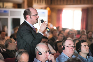  Rege Diskussion: das Fachpublikum beteiligte sich mit detaillierten Nachfragen am Konferenzprogramm 