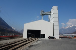  4 Concrete plant with multi-chamber silo for producing concrete on the Biasca installation yard 