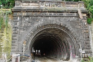  Old tunnel portal for the Old Mainz Tunnels 