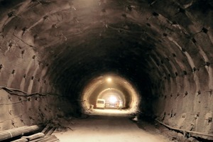  Sicherung der Tunnelinnenschale mit Selbstbohrankern und Gitterträgern 