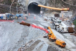  A tunnel had to be driven in advance from the connecting road prior to developing the installation yard for the main point of attack 