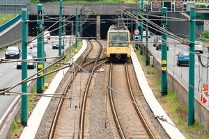  The trough covers in the open were provided with an additional coating of quartz sand in anti-slip class R 13 