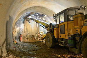  1	Der komplette Vortrieb im Steinbühltunnel wird in zyklischer Spritzbetonbauweise ausgeführt. Der Durchschlag soll im Herbst 2015 erfolgen, sechs Monate früher als ursprünglich geplant 