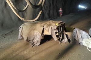  2)	Producing the shotcrete samples on a tunnel construction site | 