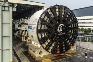  The EPB Shield S-764 was assembled in the Herrenknecht plant in Guangzhou, China. Core components such as the main drive, hydraulic station, electrical station and air locks were manfactured at Herrenknecht‘s headquarters in Schwanau, Germany 