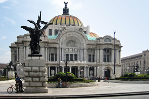  Numerous magnificent Spanish buildings still feature on the panorama of Mexico City 