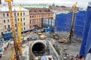  Construction of the second escalator shaft for the Admiralteyskaya Station was successfully completed in April 2011 