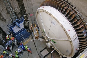  5&nbsp; The connecting ring with an activatable target seal and pressure-tight flanged cover plate manufactured by MSD for the entering into the target shaft 