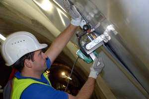  Welding the tunnel waterproofing membrane 