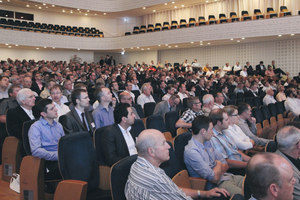  Der 14. Swiss Tunnel Congress in Luzern bietet Fachvorträge zu schweizerischen und internationalen Tunnelbauprojekten, dazu ein Kolloquium und einen Exkursionstag 