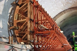  Straight side-zone of the main tunnel with support trestles, shown during concreting of this zone  