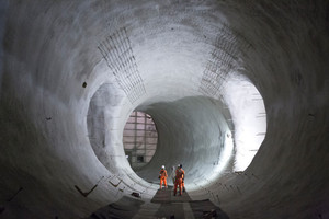  “Wrap around” with air-entrained concrete and segmental lining already removed, prior to the start of work on enlarging the platforms using sprayed concrete technology 