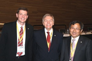  6  The new president In-Mo Lee from Korea elected in Vancouver, past-president Martin Knights from the UK and 1st vice-president Markus Thewes from Germany (from right to left) 