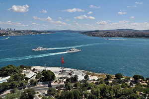  Bosporusabschnitt des Tunnelprojekts, links die europäische Seite mit dem Istanbuler Stadtteil Sirkeci, auf der rechten Seite in Asien Kadiköy 