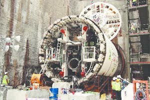  3	Klang Valley MRT Line 1: Assembly of the VD TBM at the Cochrane launch shaft 