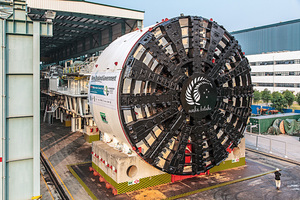 <div class="bildtext">2	The cutting wheel of the EPB Shield for the twin-tube tunnels of the Waterview Connection Project has a diameter of 14.46 m and was was tailored to the specific project conditions</div> 