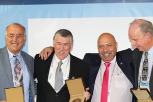  TTS award: Levent Özdemir (otl), Dr. Güner Gürtunca (2nd from left) and Prof. Nick Barton (otr) were honoured for their long-standing services in various spheres of tunnelling 