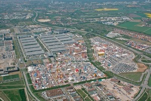  Luftbild der bauma 2007 von Osten 