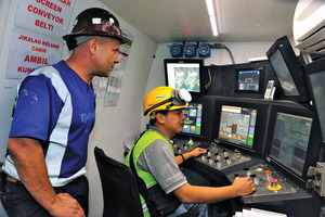  Wireless operator’s cabs and touch screens in each TBM enable user-friendly tracking of all the machine’s functions 