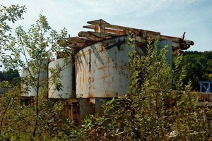  Formwork elements stored in the open 