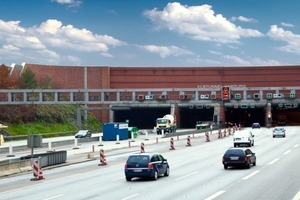  5  Approx. 410 tunnel flaps cater for safety in the Hamburg Elbe Tunnel 