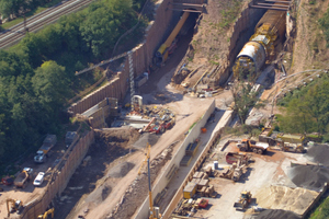  <div class="bildtext_en"><strong>1</strong>	East portal of the Metzberg Tunnel, aerial view</div> 