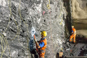  Vorbereitung von Sprengarbeiten im Zufahrtstunnel Wolf des Brenner Basistunnels 