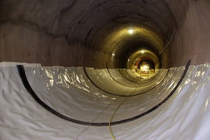  Tunnel waterproofing membrane installed in floor area with external waterstop (black) 