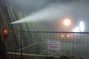  7 Wassernebel zur Staubreduktion in Schutterbereichen 