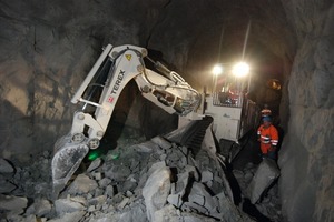  Loading machine from Fig. 3 mucking at the face 