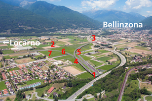  4	Knoten Camorino, offene Strecken am Nordportal des Ceneri-Basistunnels1) Nordportal Ceneri-Basistunnel; 2) Bahnlinie Bellinzona–Locarno/Luino; 3) viergleisige Brücke über die Autobahn A2; 4 + 5) eingleisige Bahnviadukte; 6) vierspurige Kantonsstraßenunterführung; 7) Bahnlinie in Richtung Locarno 