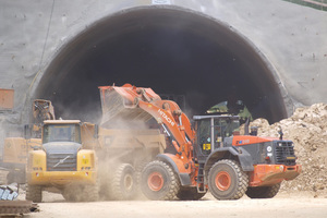  Excavation work on the precut South (July 2015) 