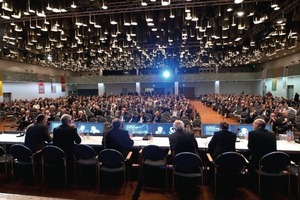  6 Die STUVA-Tagung zieht regelmäßig in sehr großer Zahl ein internationales Fachpublikum an (Hamburg, 2009, ca. 1400 Teilnehmer) 