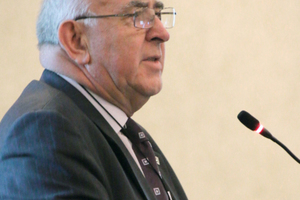  Donald Lamont (UK), animateur of WG 5 “Health and Safety in Tunnelling” 