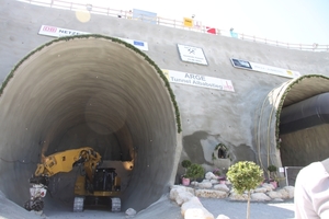  <div class="bildtext_en">The North Portal of the Albabstieg Tunnel near Dornstadt </div> 
