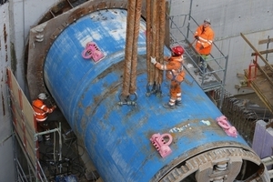  Vortriebsmaschine DN 2800 bei der Einfahrt in das Pumpwerk Gelsenkirchen  