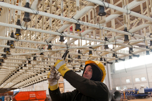  Fixing a reinforcement cage with Combar. The glass fibre bars are fixed to form the cages at about 1000 crossing points 