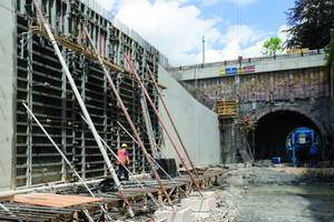  Für das Betonieren der Wände in den Trogbereichen und den Bereichen mit offener Bauweise wurden die NOEtop Großflächen-Schaltafeln eingesetzt 